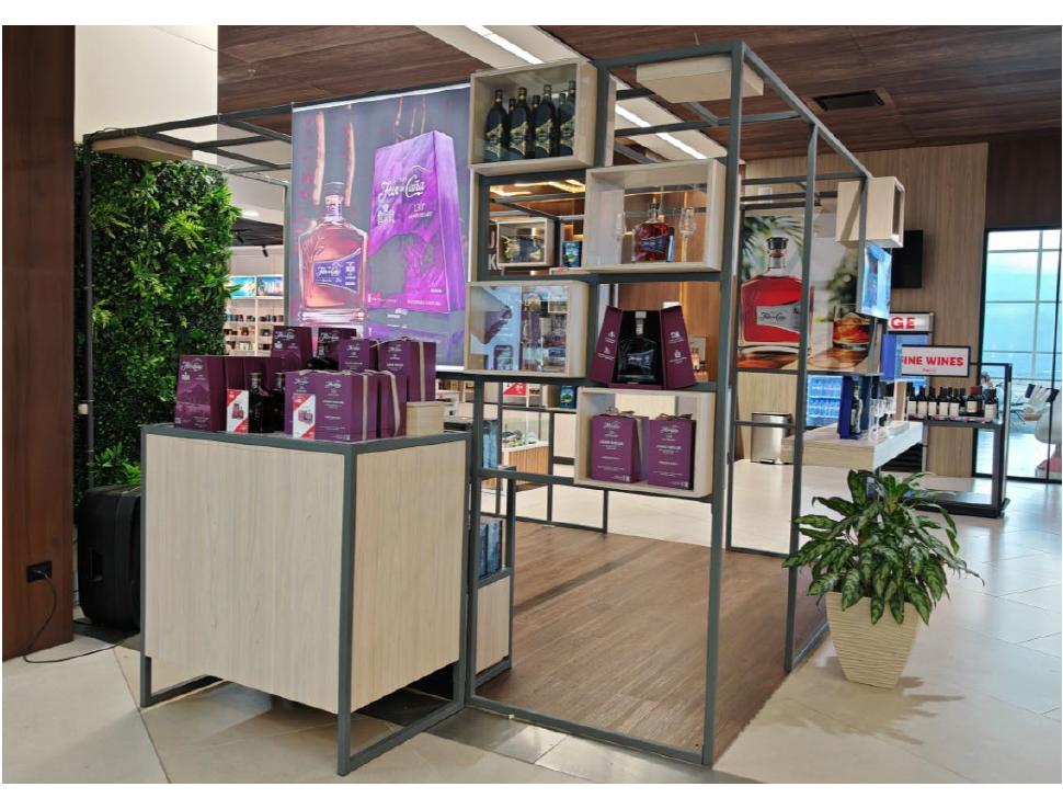 Liquor display, Palmerola arrivals store